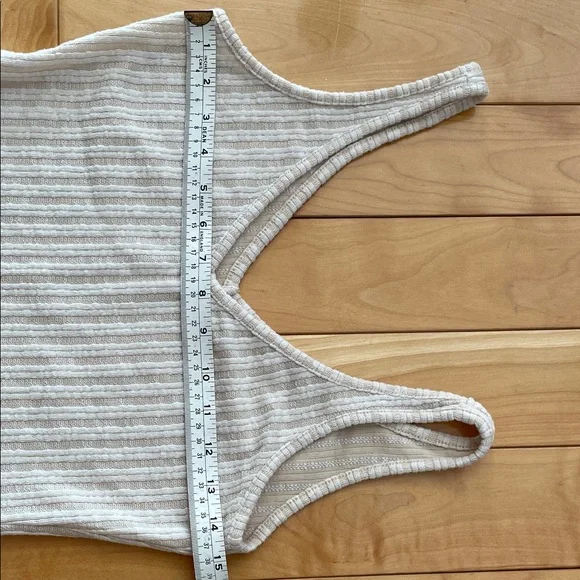 M. Flattering Ribbed Knit Dress - Picture 2 of 4